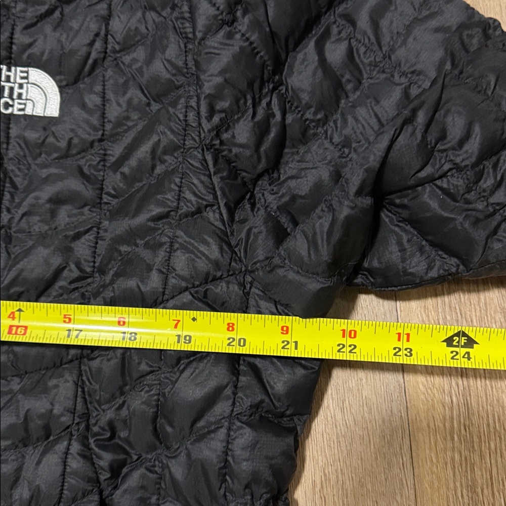 The North Face Men's Thermoball Puffer Jacket - Picture 3 of 7